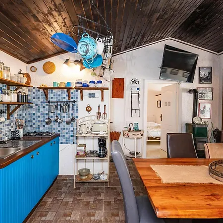 Gorgeous In With Kitchen * Posedarje